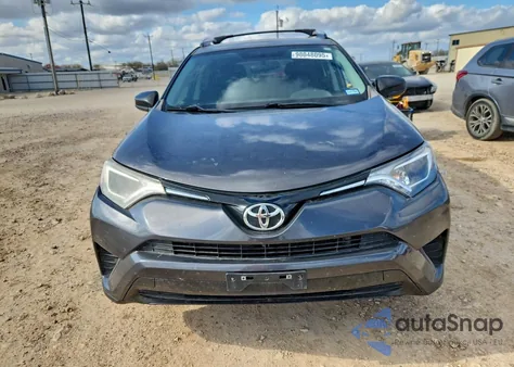 2016 Toyota Rav4 Le z USA, uszkodzony, nr VIN 2T3ZFREV7GW245575